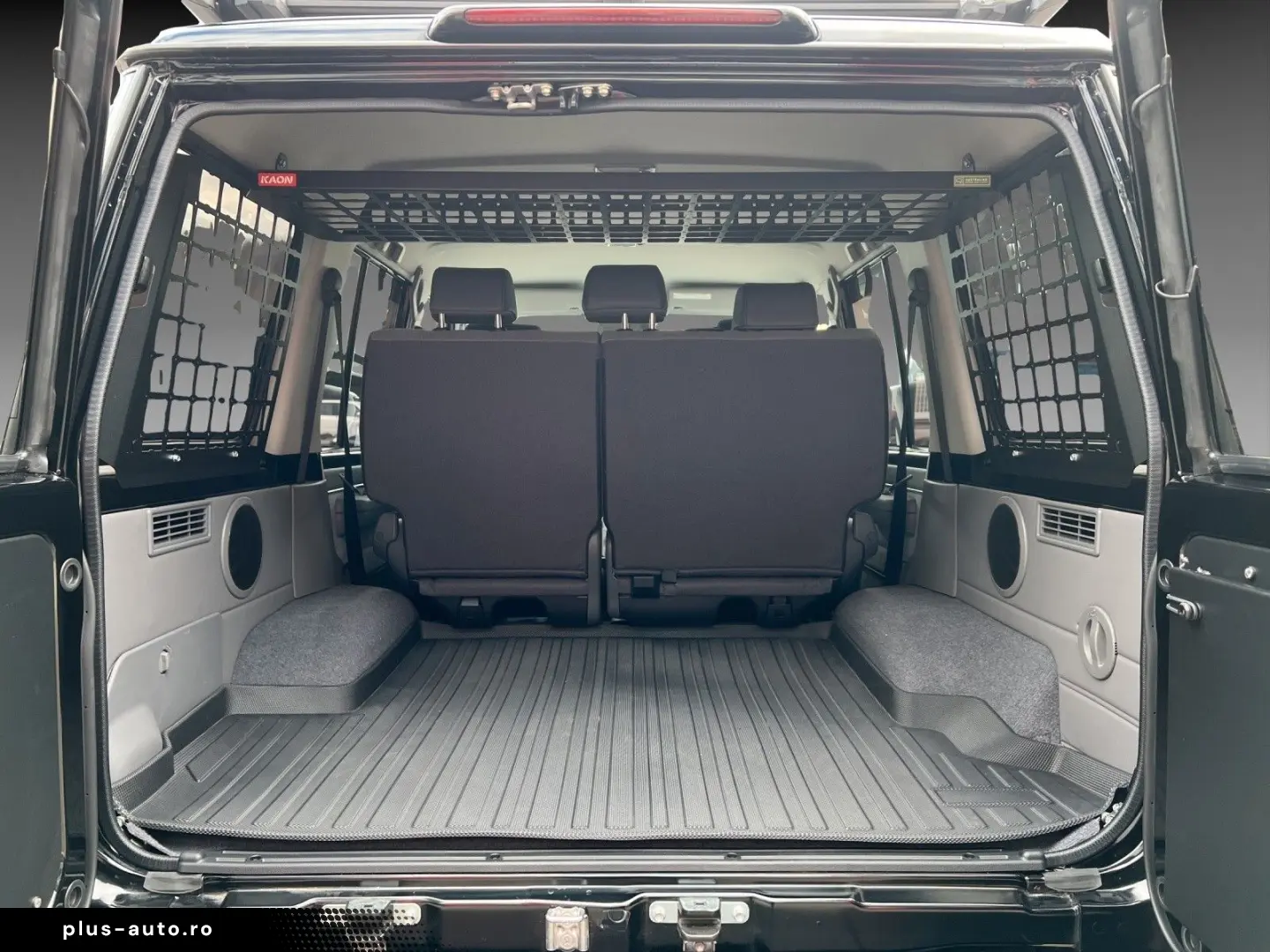 TOYOTA Land Cruiser GRJ76 - Black Series