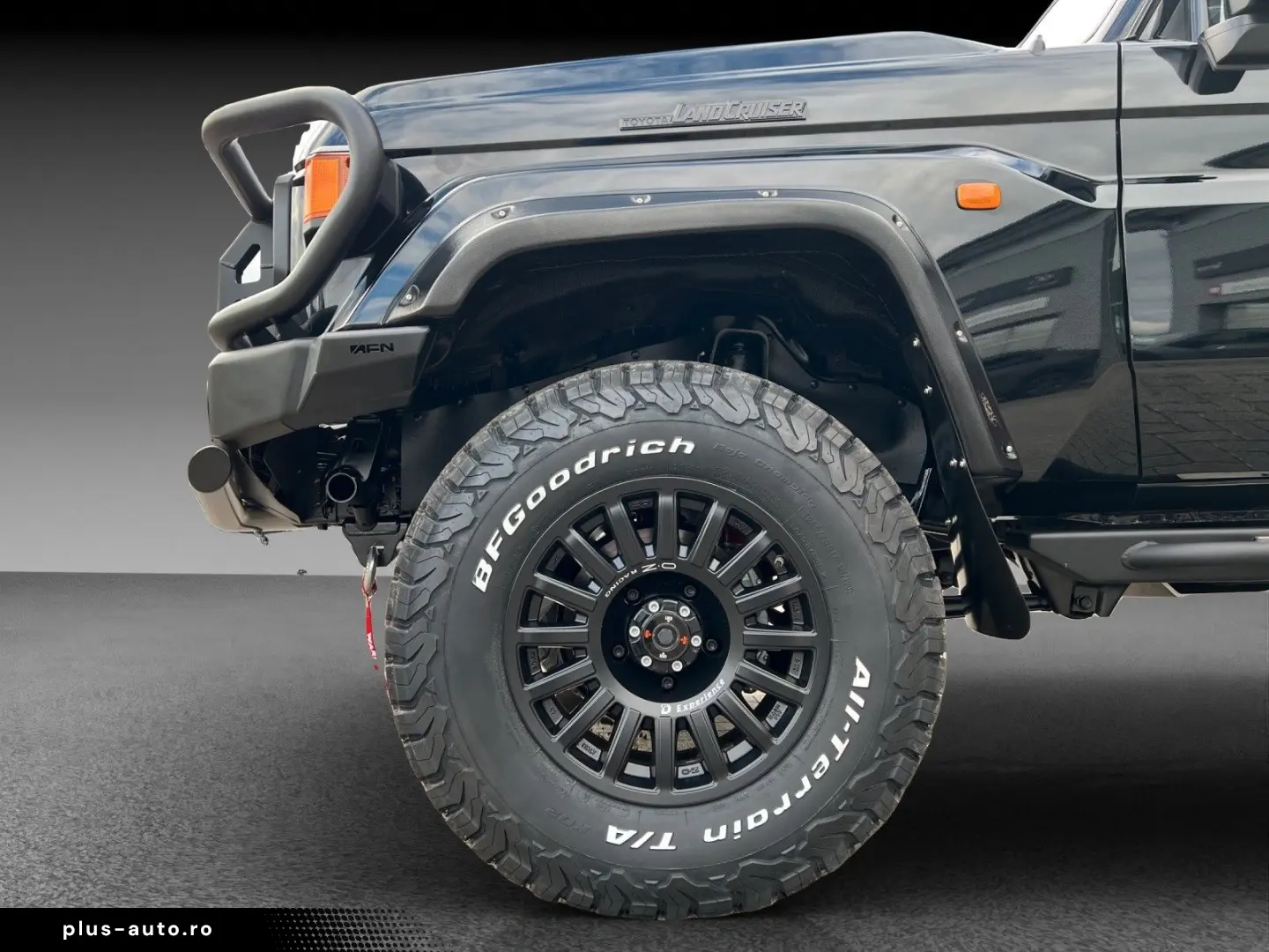 TOYOTA Land Cruiser GRJ76 - Black Series