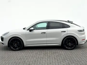 PORSCHE Cayenne Coupe Sport Chrono Paket  PANO  21.ZOLL