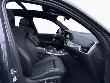 BMW X5 xDr40d MSp Bowers Massage NightVis DisplKey AirSusp