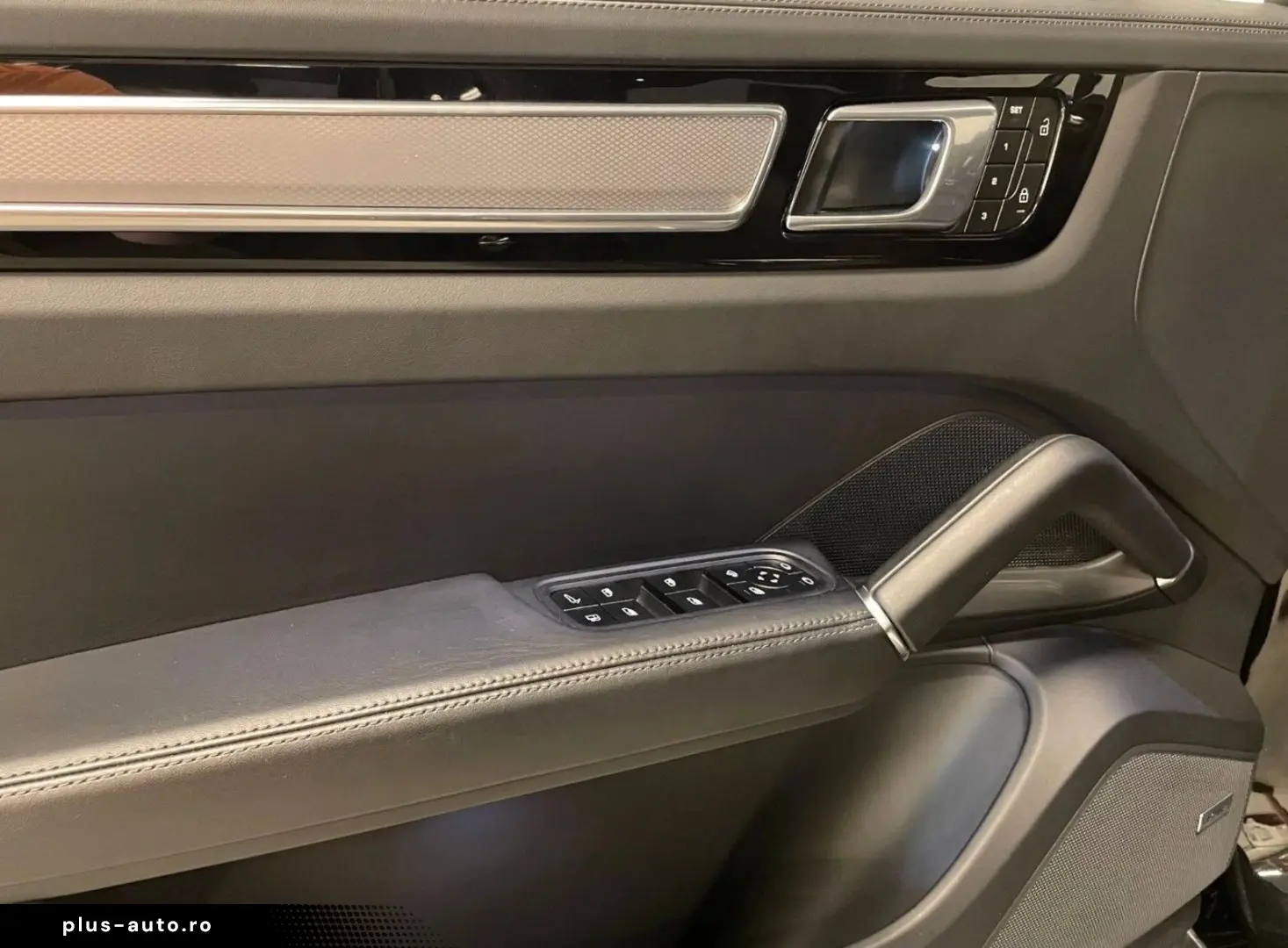 PORSCHE Cayenne E-Hybrid Platinum Edition