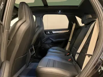 PORSCHE Cayenne E-Hybrid Platinum Edition