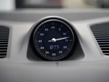 PORSCHE E-Hybrid Coupé ACC-LUFTF-PANO-HD-AHK-HUD-BOSE-RS