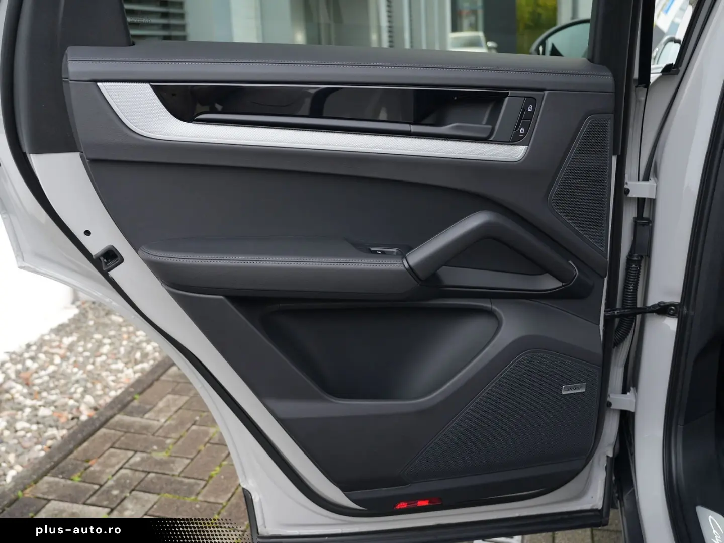 PORSCHE E-Hybrid Coupé ACC-LUFTF-PANO-HD-AHK-HUD-BOSE-RS