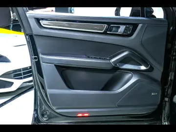 PORSCHE Cayenne TURBO S COUPE E-HYBRID APPROVED 12 27