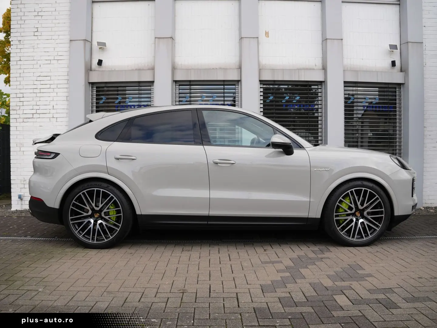 PORSCHE E-Hybrid Coupé INNODRIVE-PANO-SPORTABGAS-22TURBO
