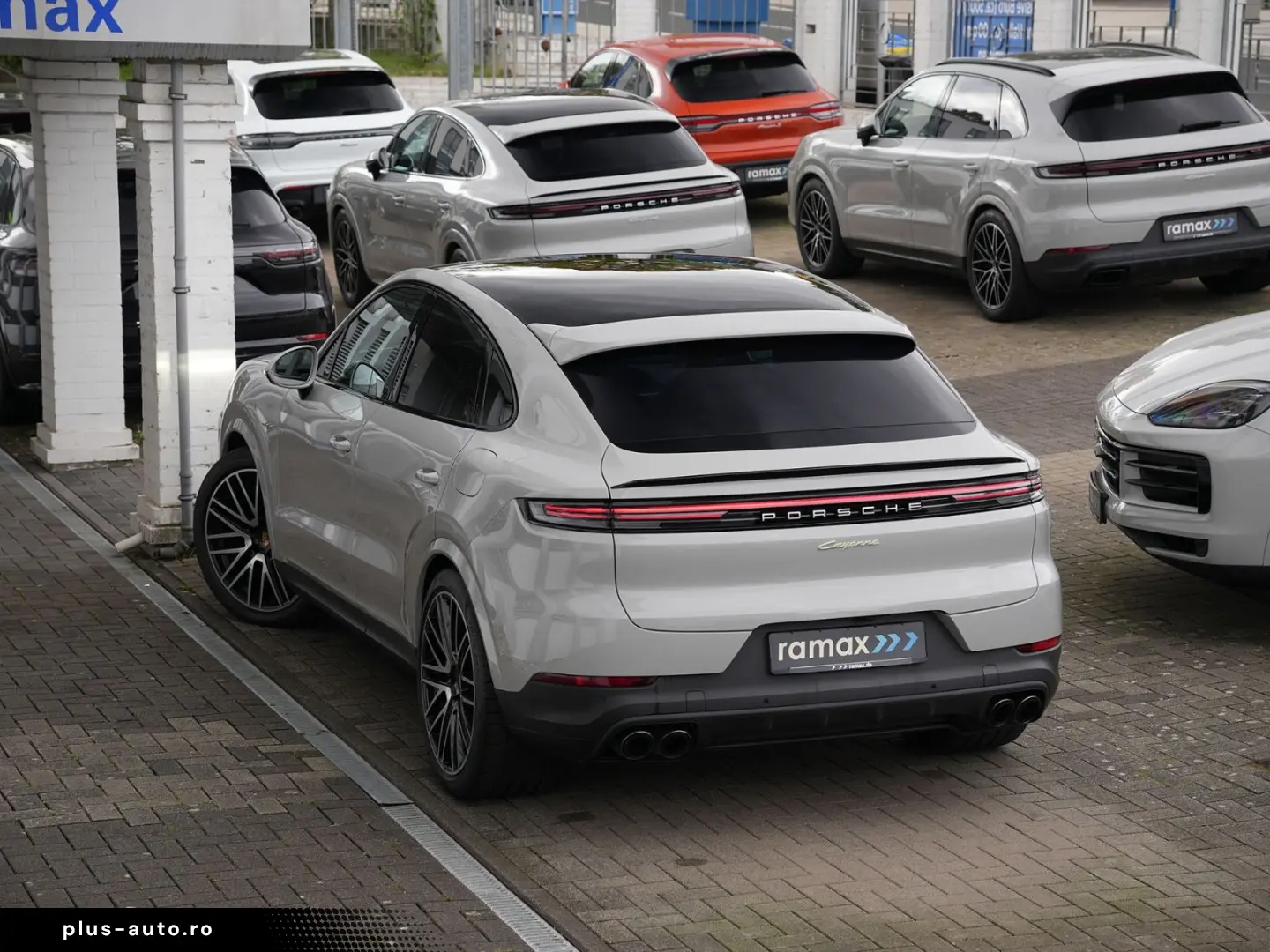 PORSCHE E-Hybrid Coupé INNODRIVE-PANO-SPORTABGAS-22TURBO