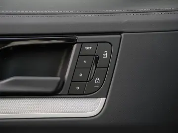 PORSCHE E-Hybrid Coupé INNODRIVE-PANO-SPORTABGAS-22TURBO