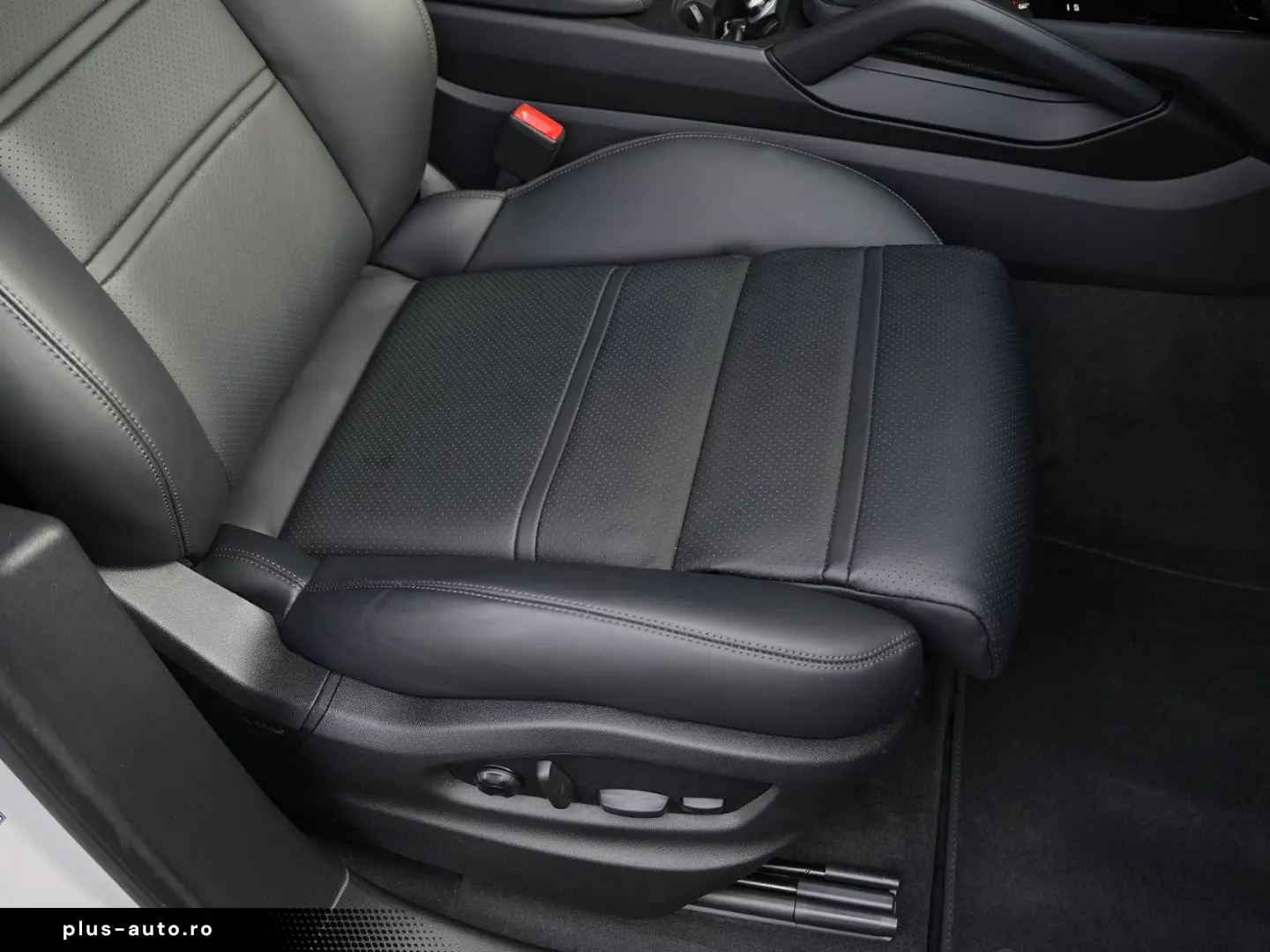 PORSCHE E-Hybrid Coupé INNODRIVE-PANO-SPORTABGAS-22TURBO