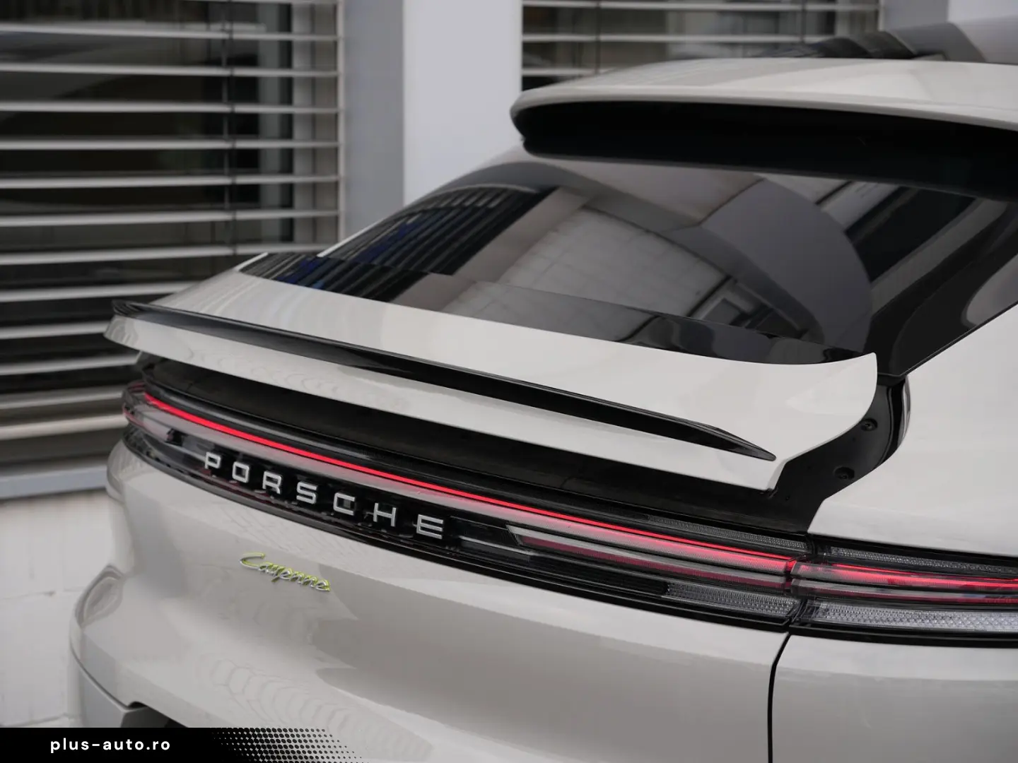 PORSCHE E-Hybrid Coupé INNODRIVE-PANO-SPORTABGAS-22TURBO