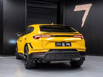 LAMBORGHINI Urus Performante  Carbon bonnet   B&O   Panorama