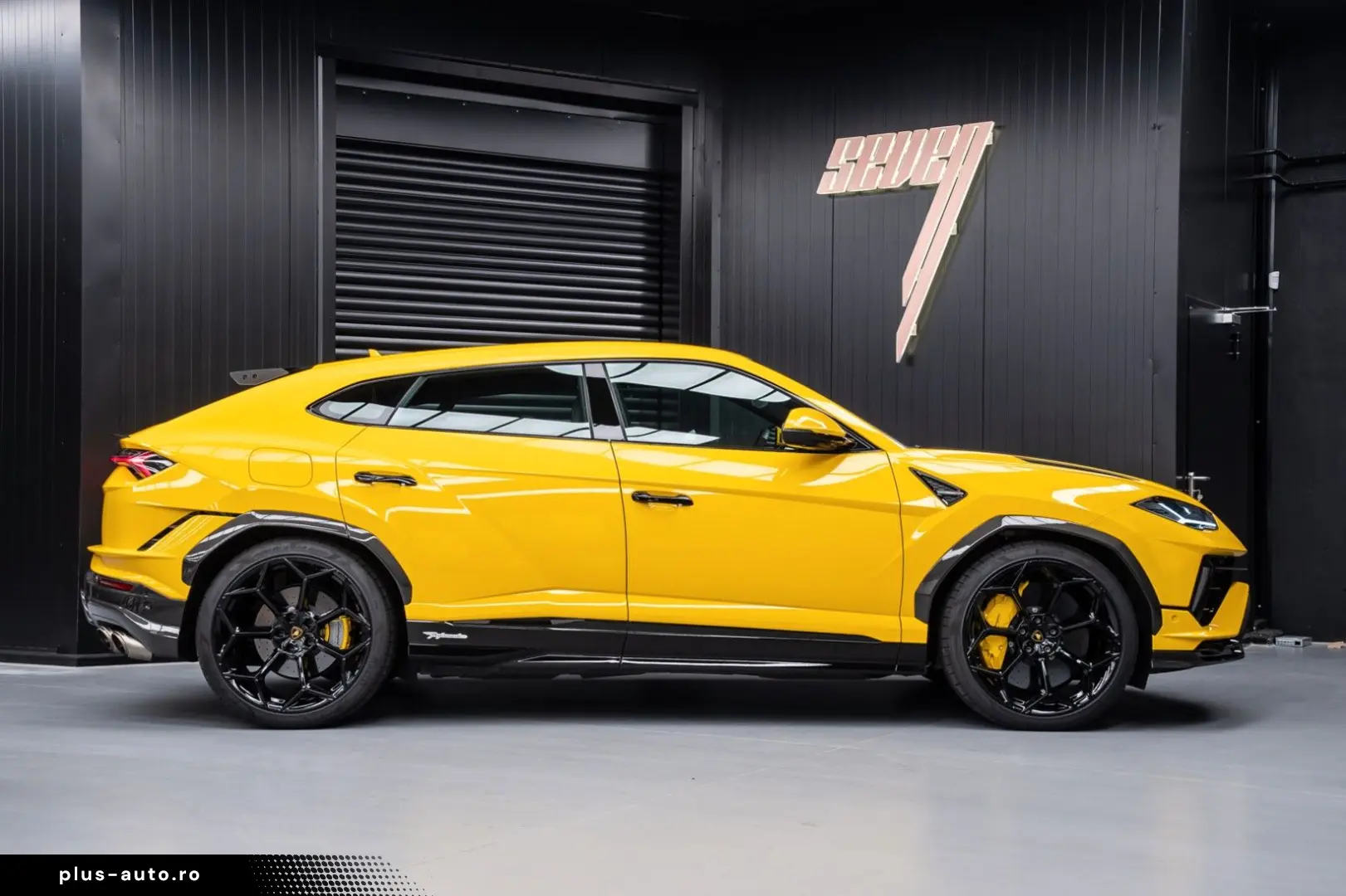 LAMBORGHINI Urus Performante  Carbon bonnet   B&O   Panorama