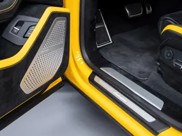 LAMBORGHINI Urus Performante  Carbon bonnet   B&O   Panorama