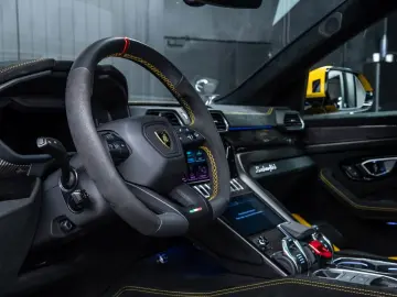 LAMBORGHINI Urus Performante  Carbon bonnet   B&O   Panorama