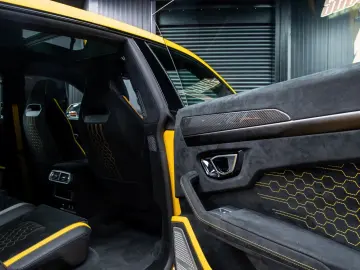 LAMBORGHINI Urus Performante  Carbon bonnet   B&O   Panorama