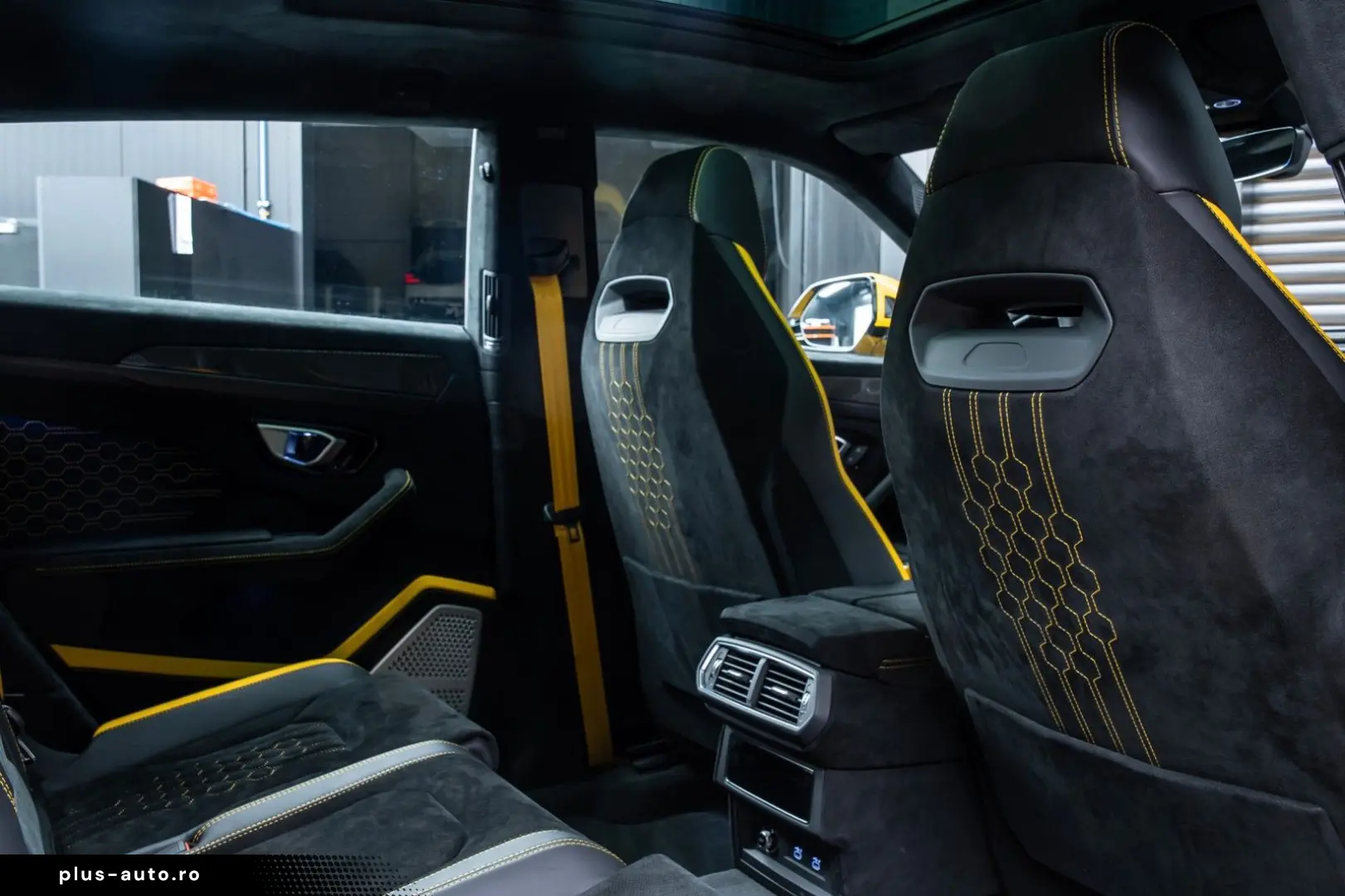 LAMBORGHINI Urus Performante  Carbon bonnet   B&O   Panorama