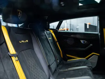 LAMBORGHINI Urus Performante  Carbon bonnet   B&O   Panorama