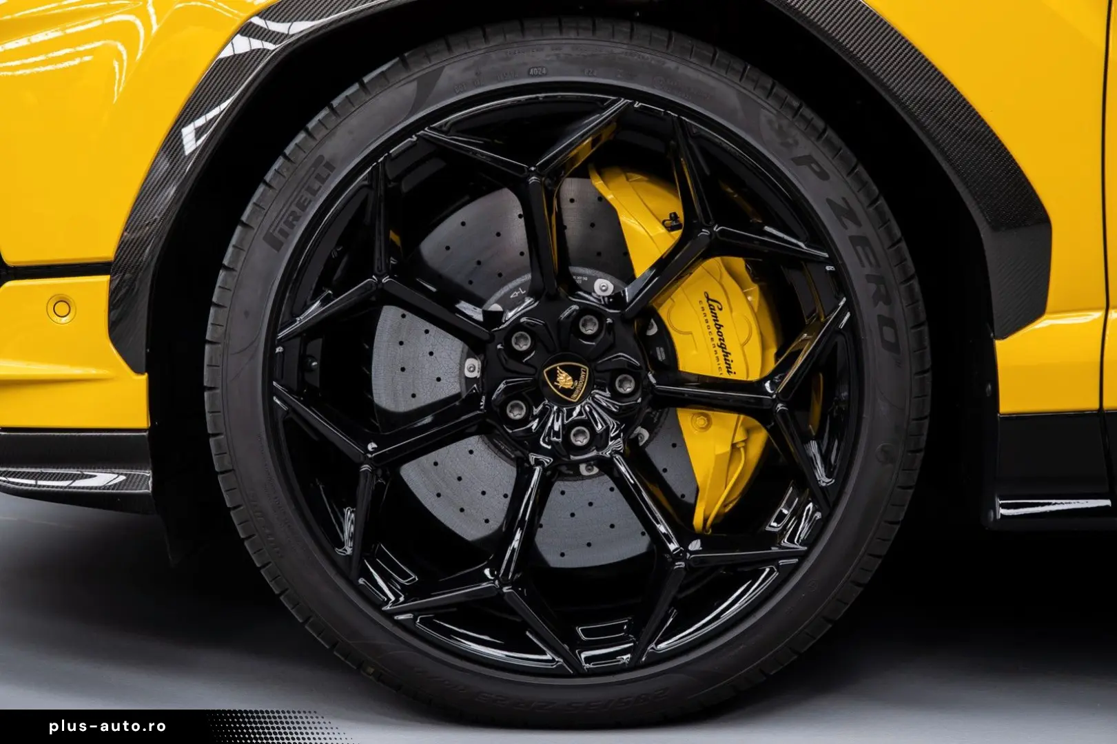 LAMBORGHINI Urus Performante  Carbon bonnet   B&O   Panorama