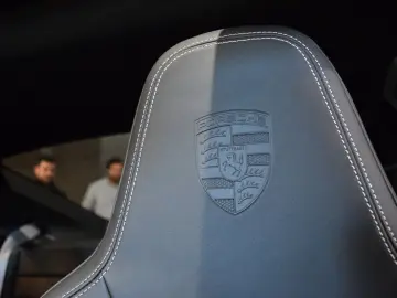 PORSCHE 992.2 Carrera Coupé-SPORT DESIGN-BOSE-20  21  RS