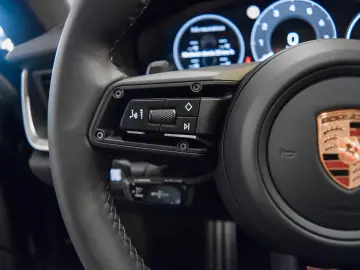 PORSCHE 992.2 Carrera Coupé-SPORT DESIGN-BOSE-20  21  RS