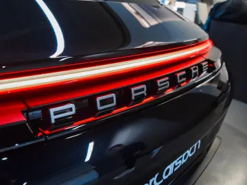 PORSCHE 992.2 Carrera Coupé-SPORT DESIGN-BOSE-20  21  RS