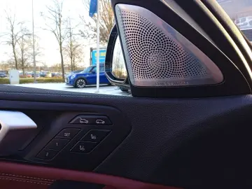 BMW X6 M50i 2XTV Massage NightV DisplayKey SkyLounge Bowers