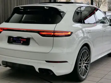 PORSCHE Cayenne Platinum Edition PANO Sport-Design Softc