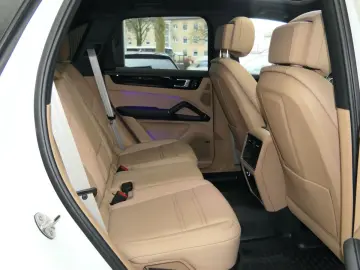 PORSCHE Cayenne Platinum Edition PANO Sport-Design Softc