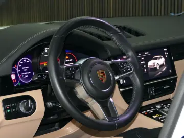 PORSCHE Cayenne Platinum Edition PANO Sport-Design Softc