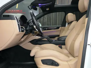 PORSCHE Cayenne Platinum Edition PANO Sport-Design Softc