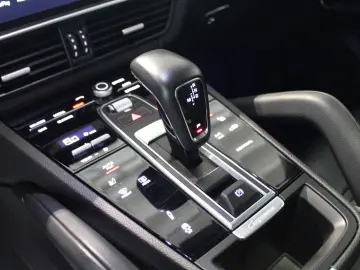 PORSCHE Cayenne E-Hybrid Platinum Edition