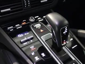 PORSCHE Cayenne E-Hybrid Platinum Edition