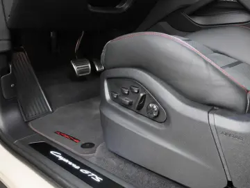 PORSCHE Cayenne Coupe GTS