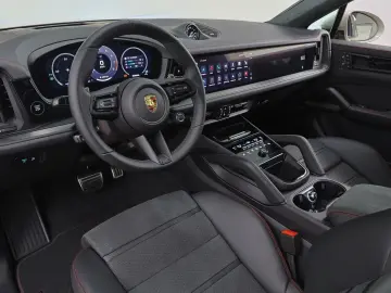 PORSCHE Cayenne Coupe GTS