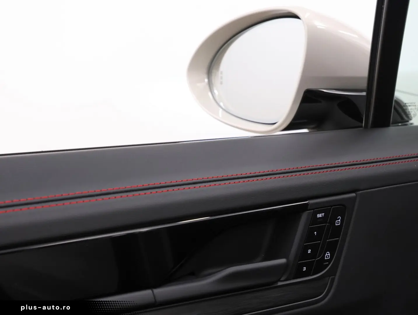 PORSCHE Cayenne Coupe GTS