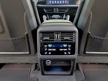 PORSCHE Cayenne Coupe GTS