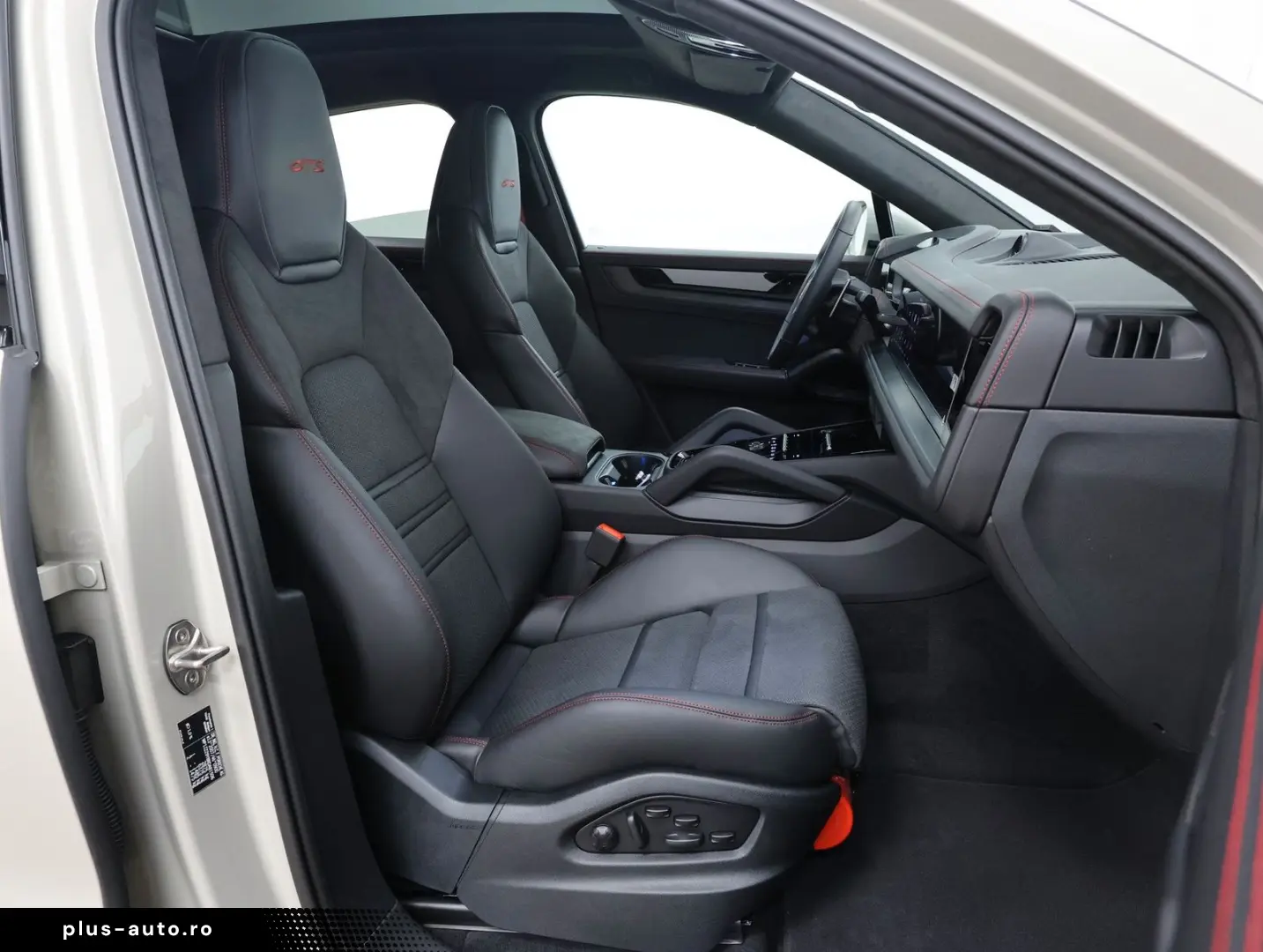 PORSCHE Cayenne Coupe GTS