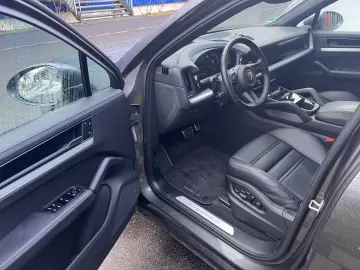 PORSCHE Cayenne Coupe S E-Hybrid Head Up · InnoDrive