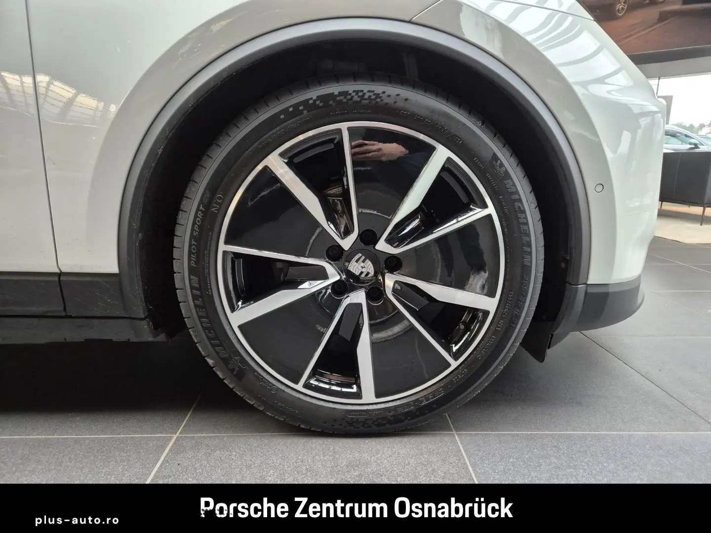 PORSCHE Macan 4 Pano Luft 21-Zoll Surround View 14-Wege