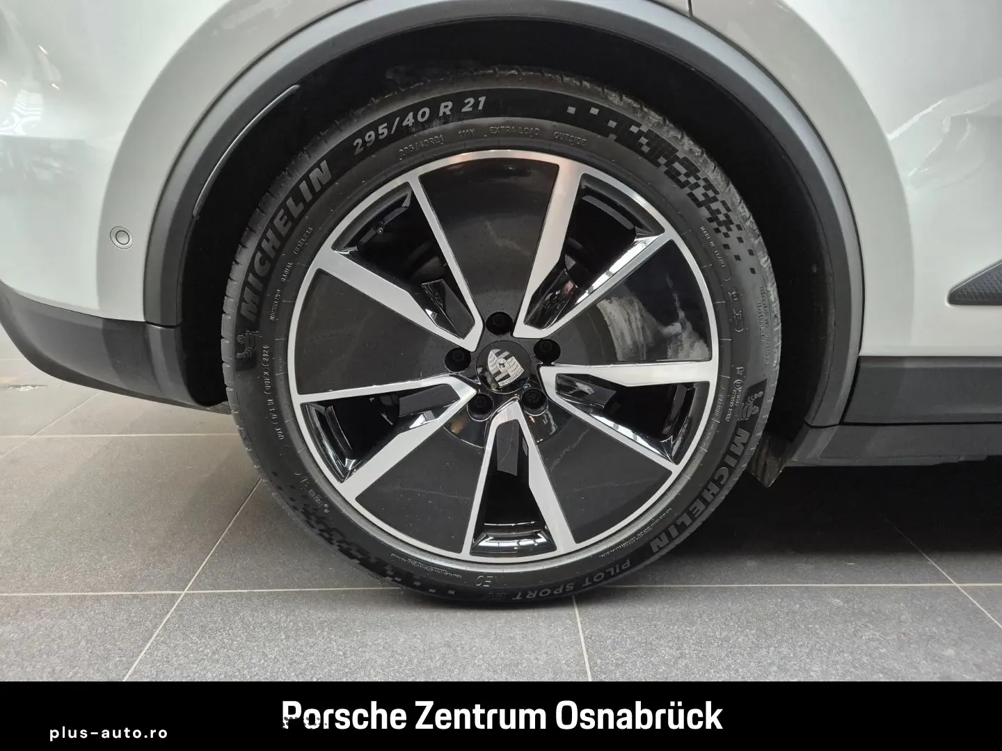 PORSCHE Macan 4 Pano Luft 21-Zoll Surround View 14-Wege