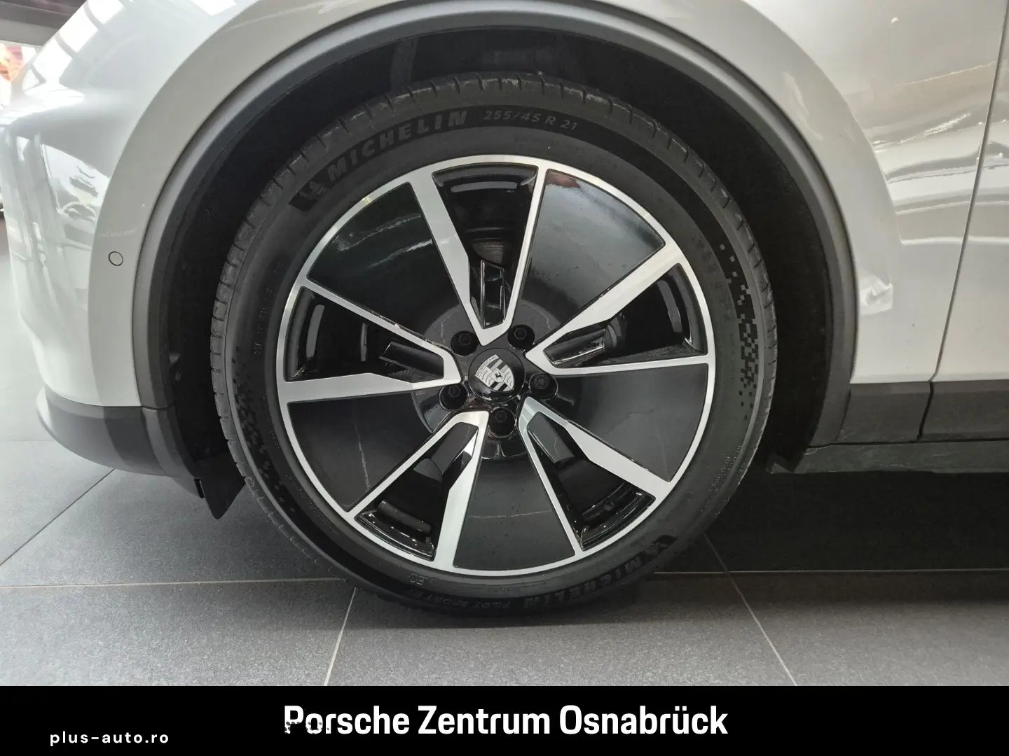 PORSCHE Macan 4 Pano Luft 21-Zoll Surround View 14-Wege