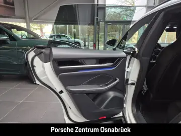 PORSCHE Macan 4 Pano Luft 21-Zoll Surround View 14-Wege