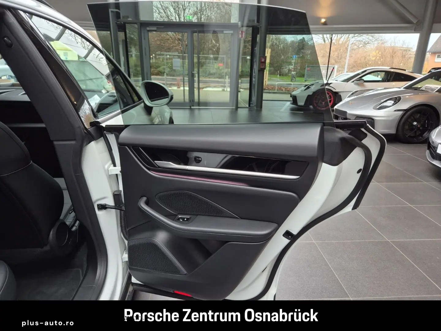 PORSCHE Macan 4 Pano Luft 21-Zoll Surround View 14-Wege