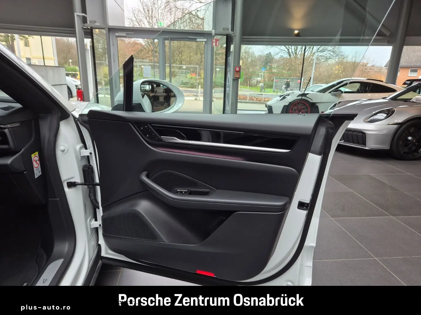 PORSCHE Macan 4 Pano Luft 21-Zoll Surround View 14-Wege