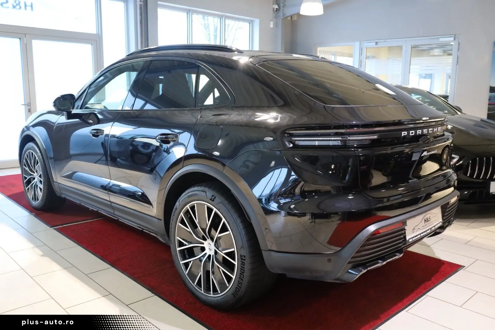 PORSCHE Macan Electric 4  AHK BOSE PANO