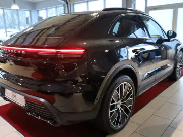 PORSCHE Macan Electric 4  AHK BOSE PANO