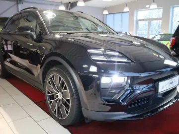 PORSCHE Macan Electric 4  AHK BOSE PANO