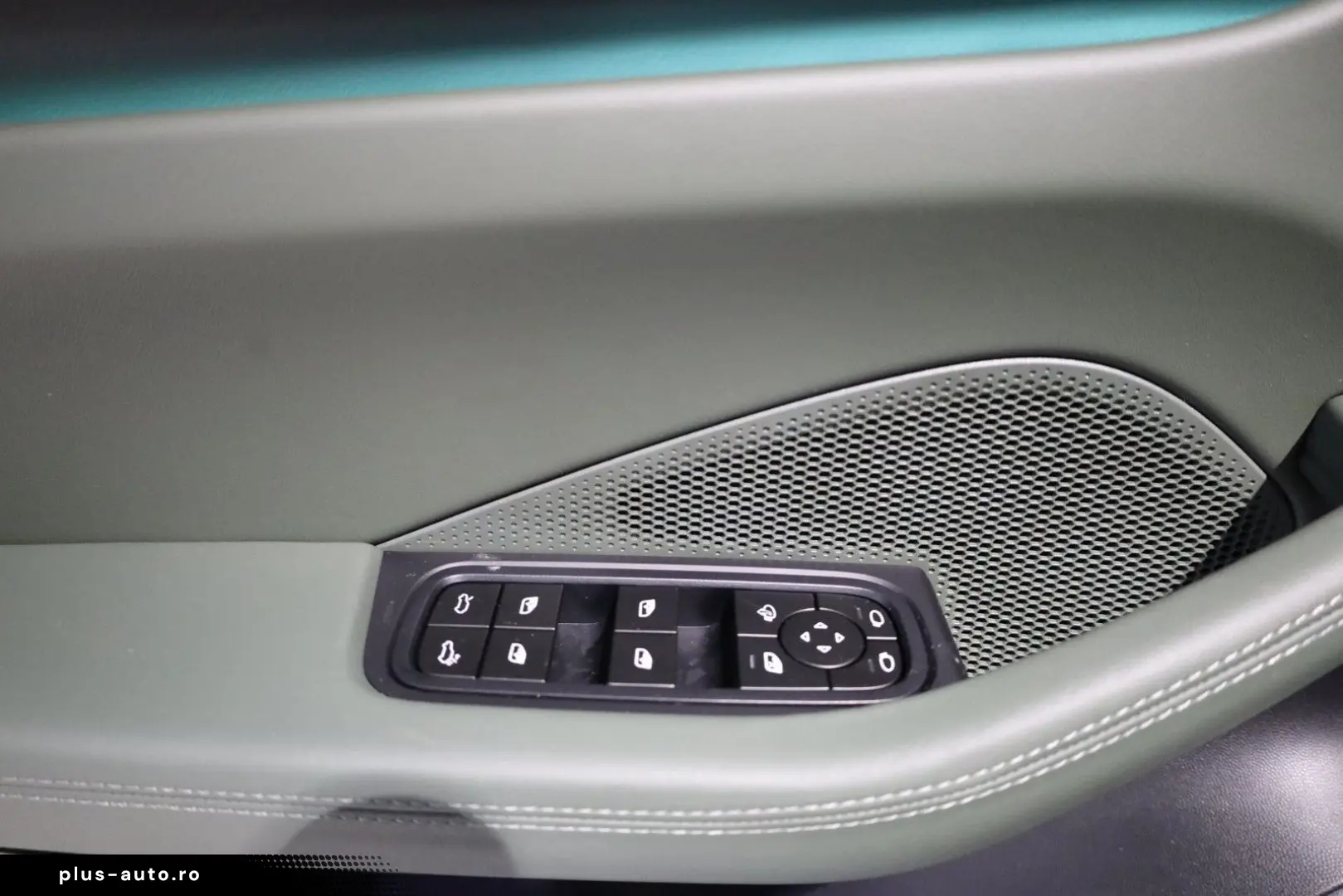 PORSCHE Macan Electric 4  AHK BOSE PANO