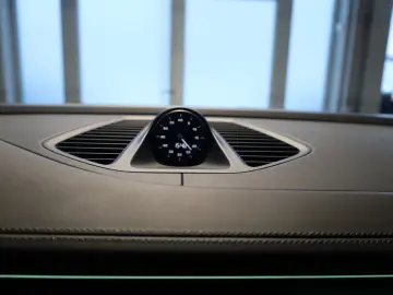 PORSCHE Macan Electric 4  AHK BOSE PANO