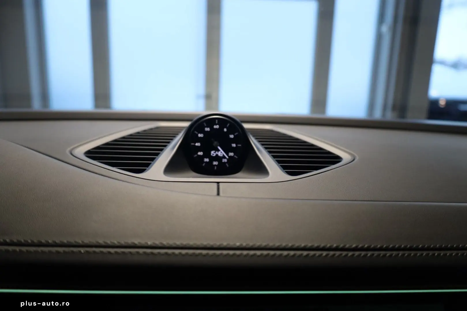 PORSCHE Macan Electric 4  AHK BOSE PANO